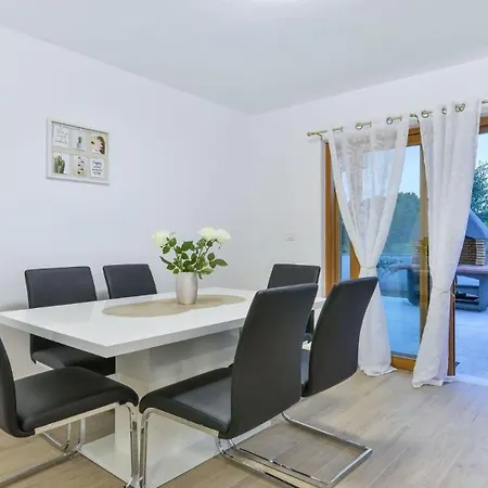 Neue Mit Pool Und Dachterrasse, 50 M Vom Strand Entfernt, Holiday home