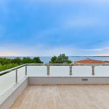 Holiday home Neue Mit Pool Und Dachterrasse, 50 M Vom Strand Entfernt, Zaton (Zadar)
