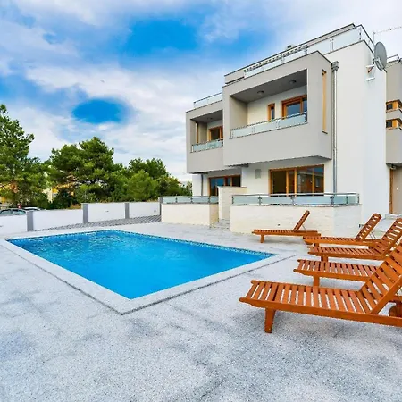 Holiday home Neue Mit Pool Und Dachterrasse, 50 M Vom Strand Entfernt, *